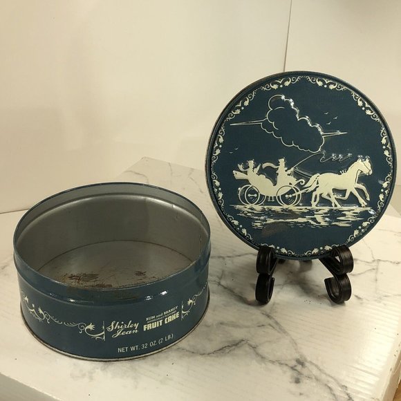 Shirley Jean Fruit Cake Tin Horse & Carriage Blue White Embossed lid Baltimore - Picture 10 of 10